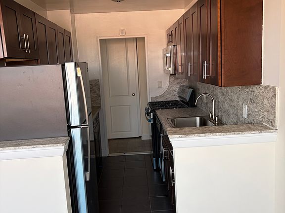 5th image of 16420 Highland Ave APT 9M