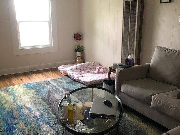 Living room
Cottage is unfurnished