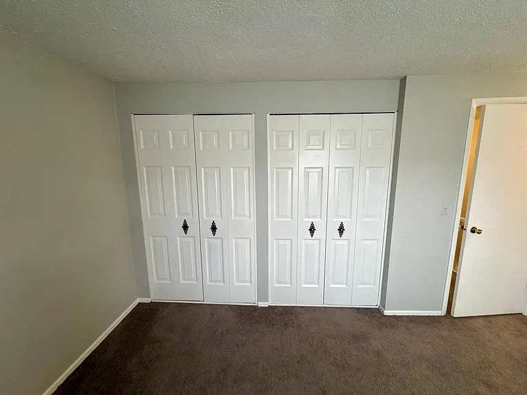 244 E Commons Dr — Photo 49
