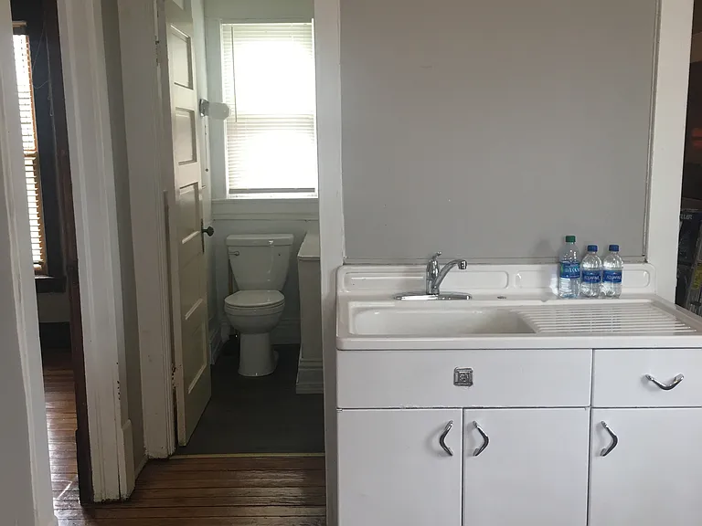 2516 Wirt St — Photo 16
