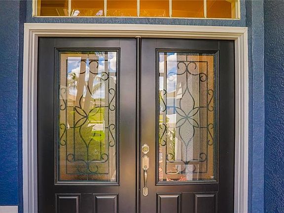 3rd image of 4923 Avon Ln