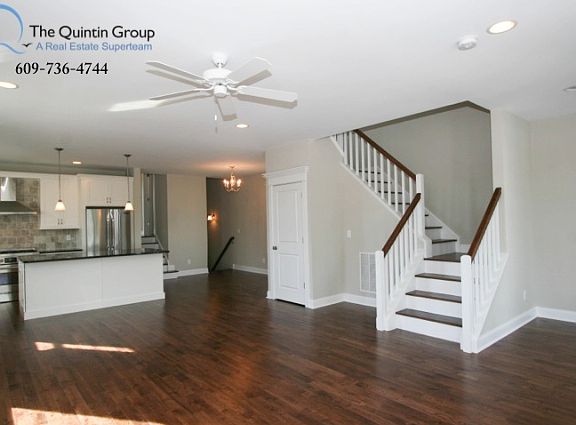 3rd image of 1701 Bay Ave