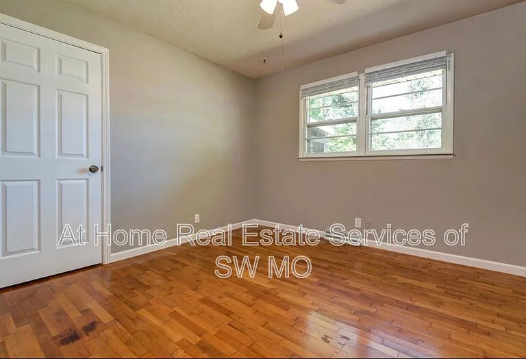2425 S Dollison Ave — Photo 11