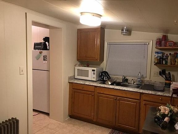 Kitchen 12'x7'