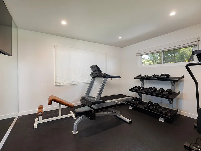 567 Litchfield Ln — Photo 20
