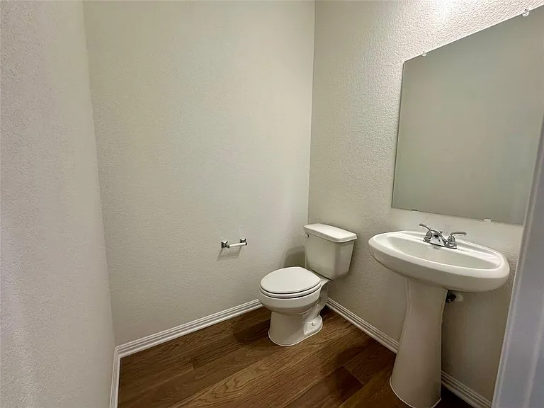 380 Young St — Photo 10