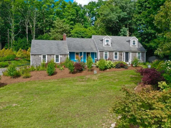 7 Hill Dale Rd, Plymouth, MA 02360