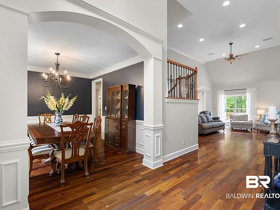 4th image of 7135 Maureen Cir
