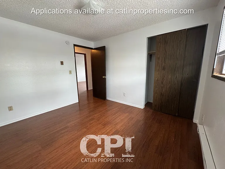 910 8th Ave — Photo 10