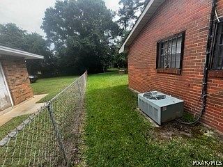 4th image of 523 Woodbrook Dr