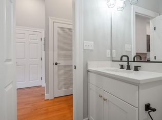 18 W Madison St #201, Baltimore, MD 21201