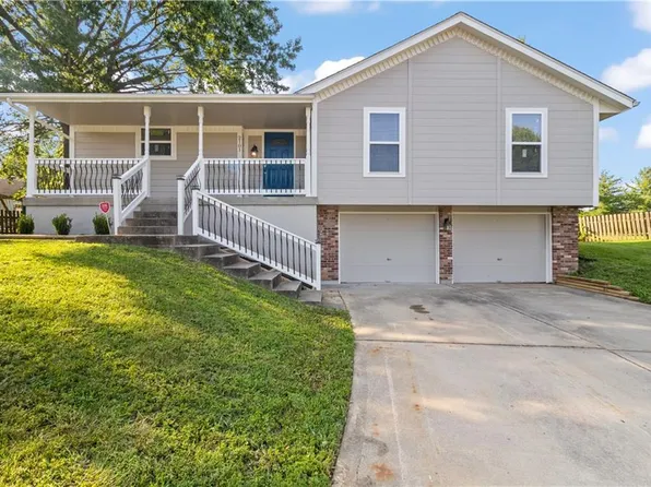 2101 NW Hidden Pointe Ct, Blue Springs, MO 64015