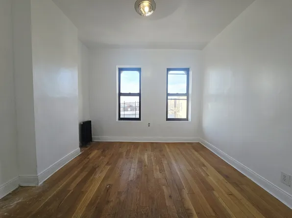 1356 Willoughby Avenue image 1 of 14