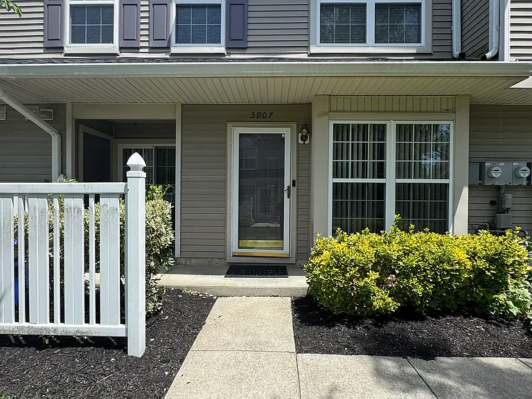 5907 Coventry Way #5907 — Photo 3