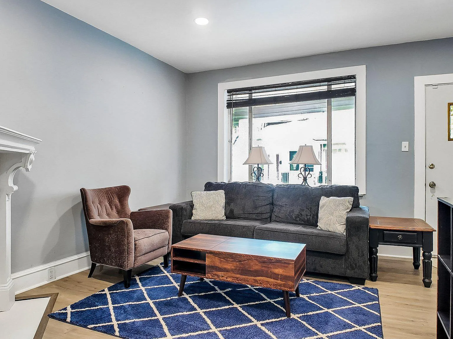 3 bed, 1.0 bath, 1032 sqft, $1,500 — Photo 2