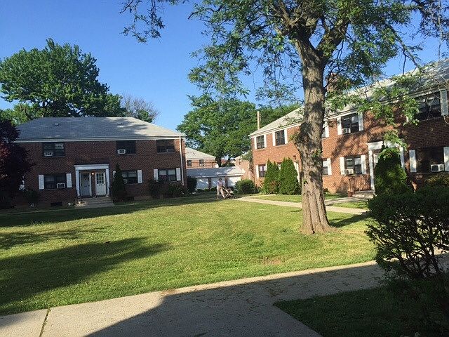 1st image of 2844 Hylan Blvd