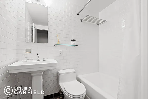 Sold by Leslie J. Garfield | media 15