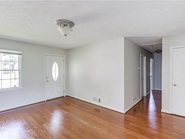 4647 Candlewyck Way — Photo 3