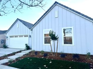 1214 Wildflower Dr, Madera, CA 93636