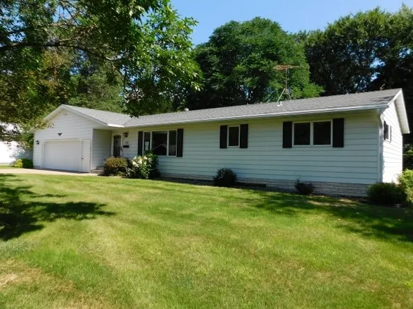 170 Flora St S, Prescott, WI 54021