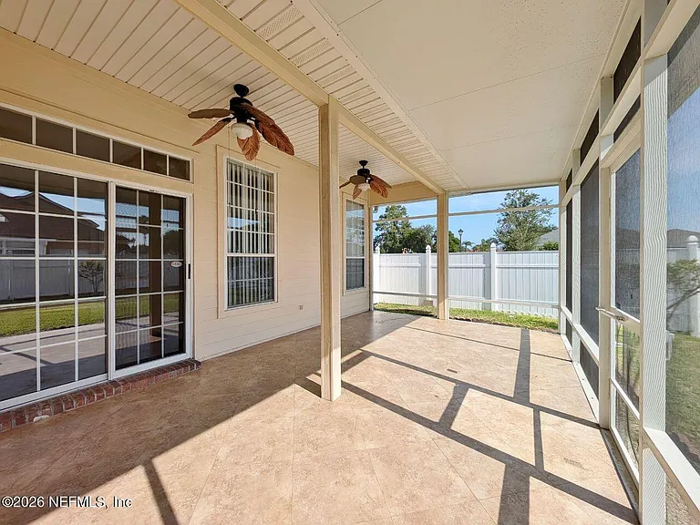2413 Cedar Trace Dr W — Photo 25