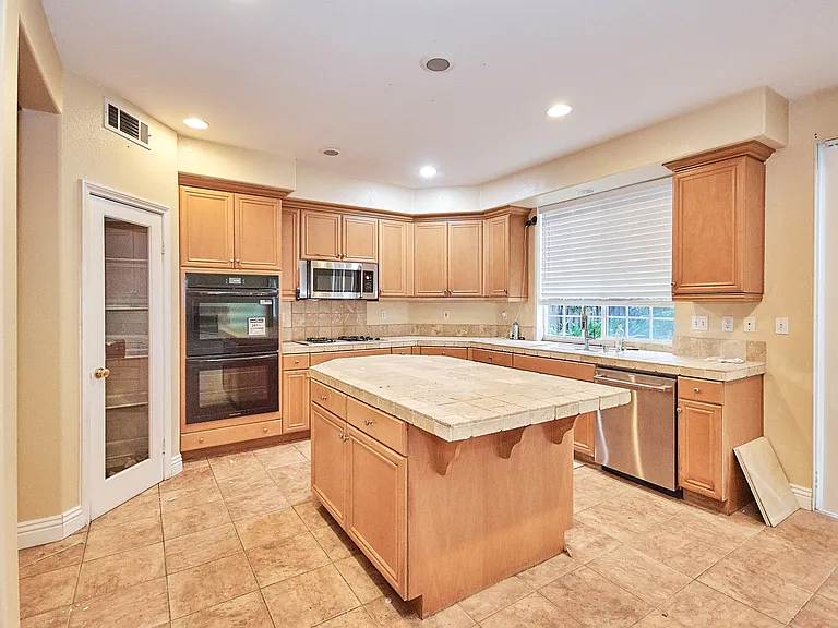 7238 San Carmela Ct — Photo 13