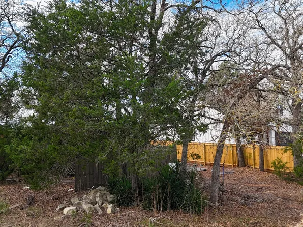 115 Eaglenest Ct, Smithville, TX 78957