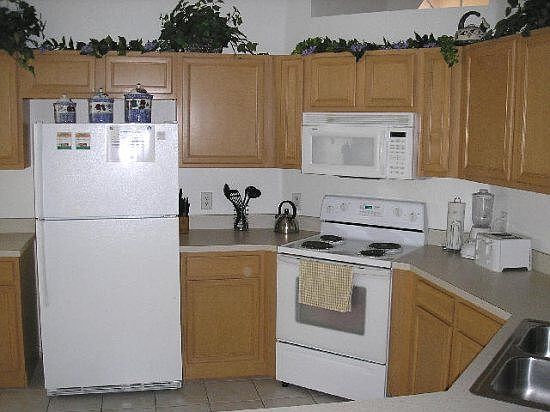 CP4P605MD-kitchen-area