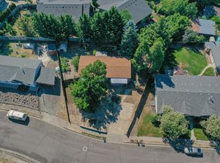 205 Lani Way, Talent, OR 97540