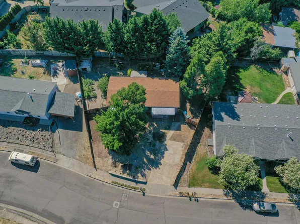 205 Lani Way, Talent, OR 97540