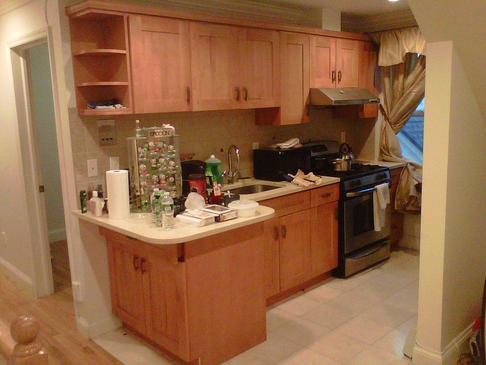 1st image of 186 Bay 10 St