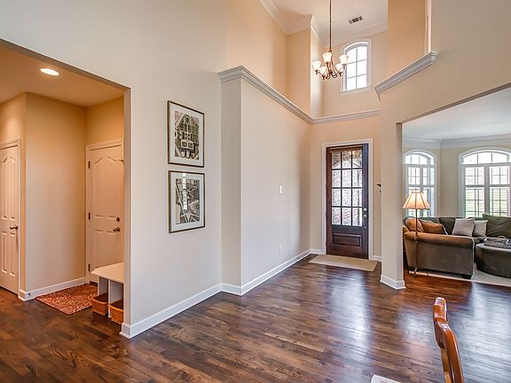 3rd image of 418 Victorian Park Cir