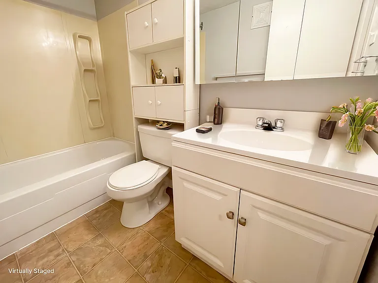 10120 Manning Ave — Photo 7