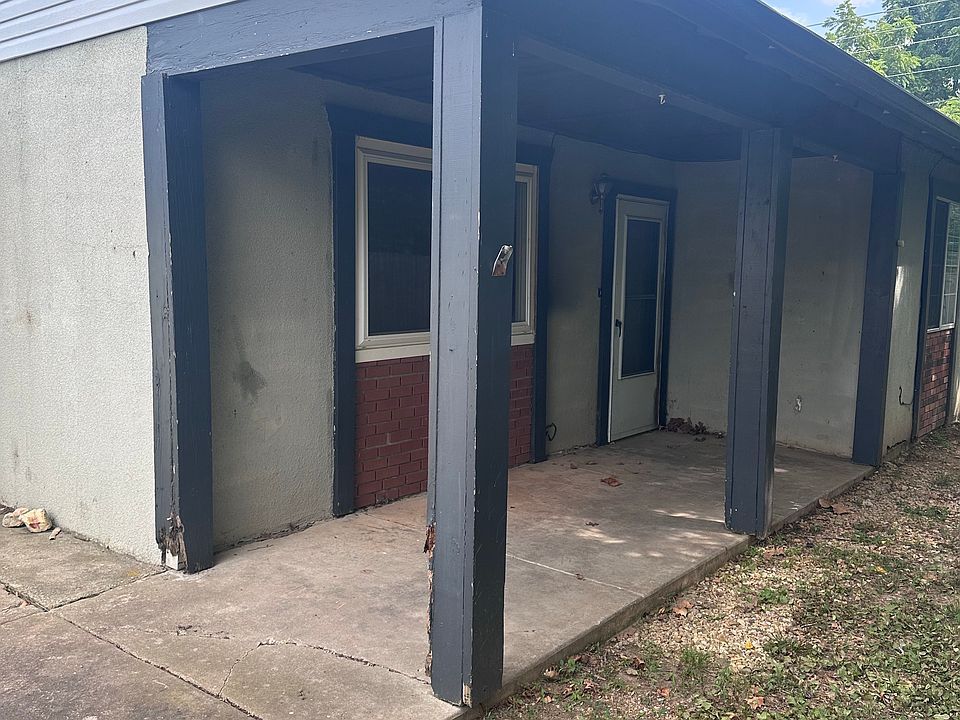 1st image of 220 Fritts Way