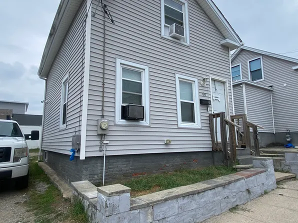 86 Washington St #B, Central Falls, RI 02863