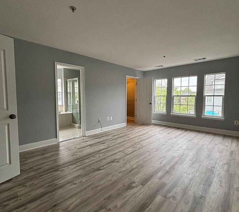 2nd image of 23510 Gardenside Pl