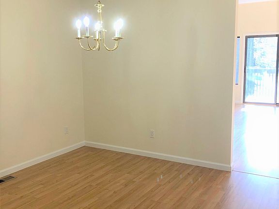 4th image of 2289 Bedford St Unit B8