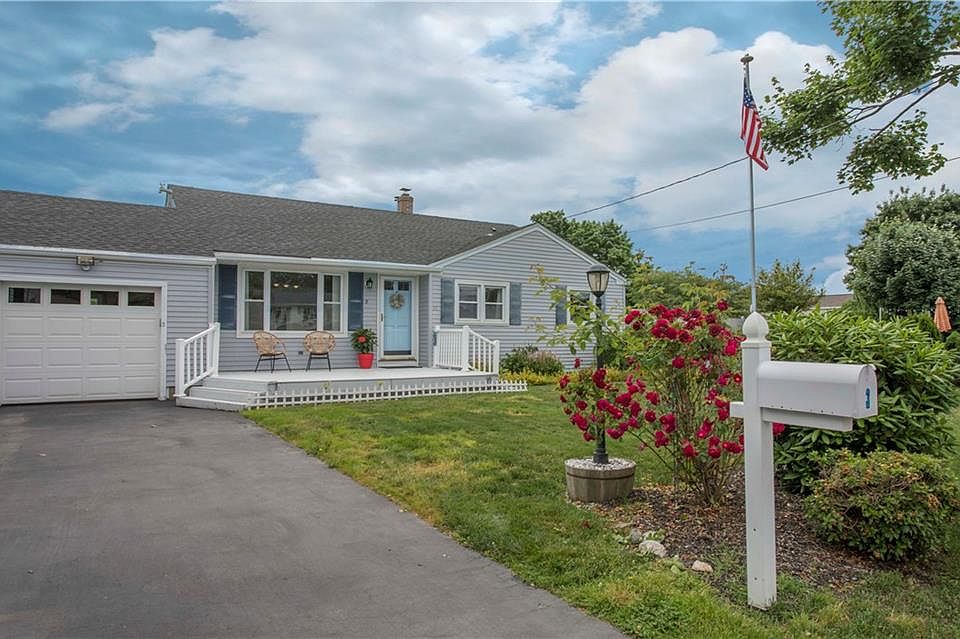 3 Squantum Ct, Middletown, RI 02842 Zillow