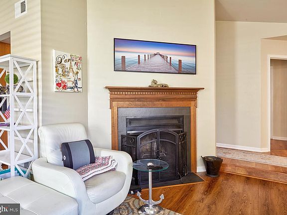 5th image of 746 Whalers Cove Pl