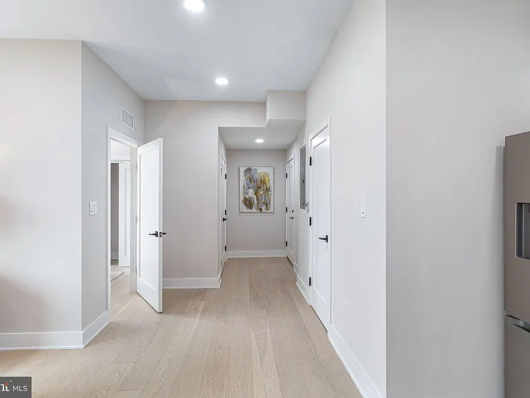 1516 E Capitol St NE #10 — Photo 25