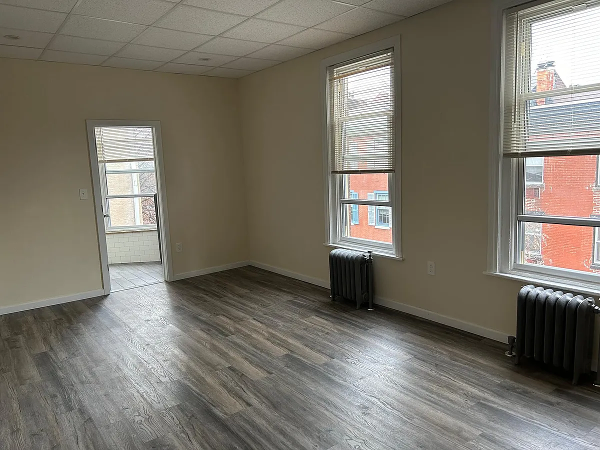 Building Photo - 425 S 15th St #3R