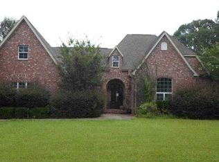 1099 Lakeview Dr, Summit, MS 39666