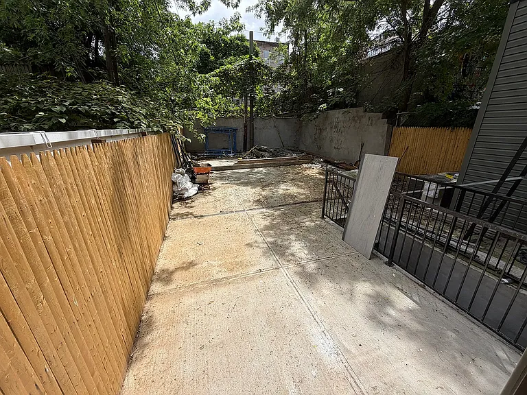 12 Locust St #1 — Photo 23