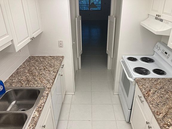 5th image of 3745 Almeria Ave #4