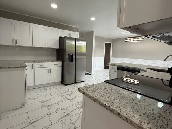 1 Tokay Ct, Randallstown, MD 21133