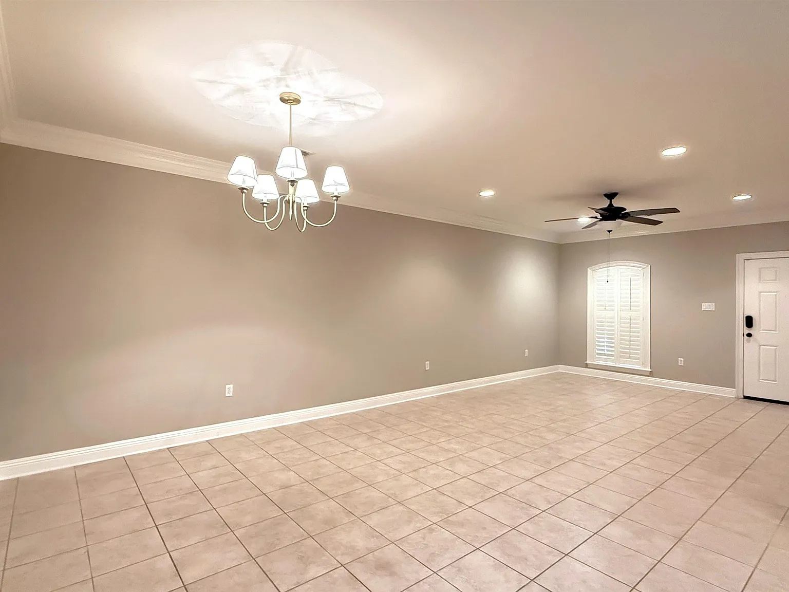 2 bed, 1100 sqft, $1,500 — Photo 2