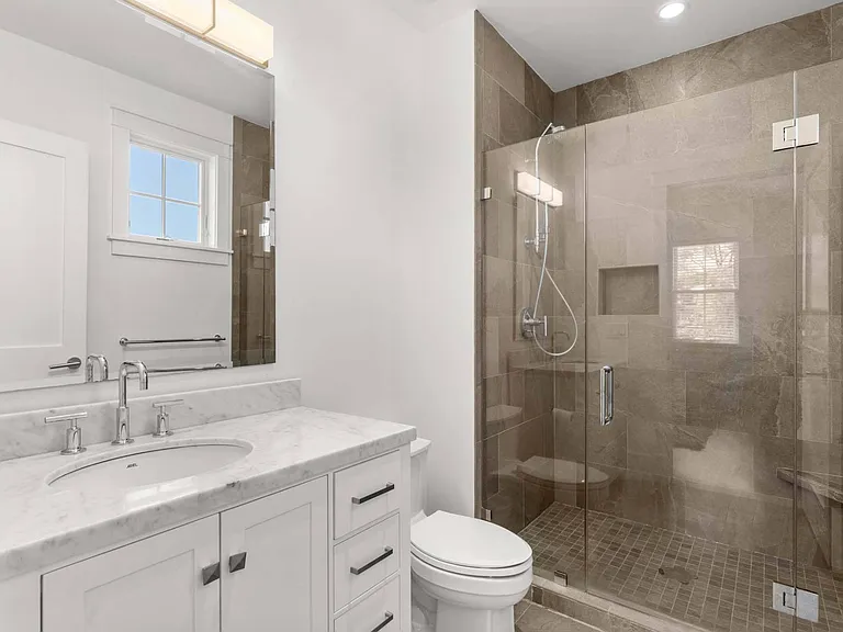 73 Beach Ln — Photo 20