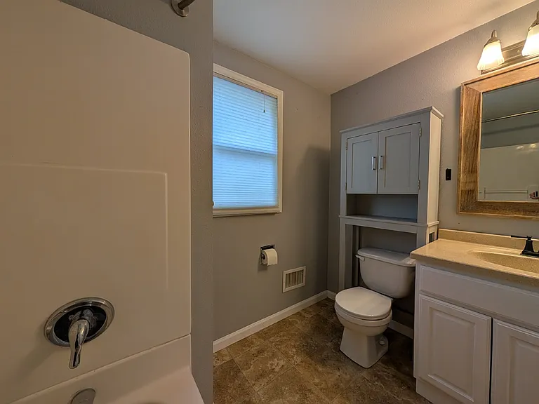 1575 W Butte Des Morts Beach Rd — Photo 38