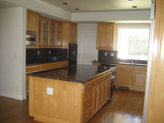 Spacious Kitchen/family room