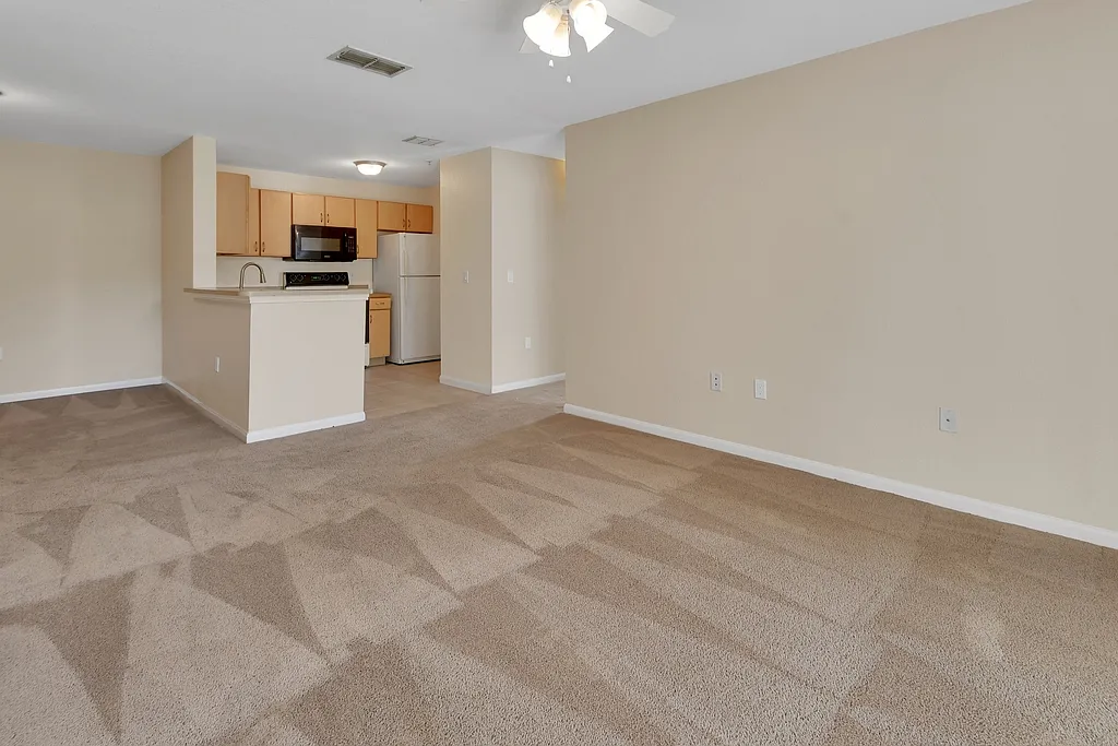 3 bed, 1162 sqft, $1,695 — Photo 3